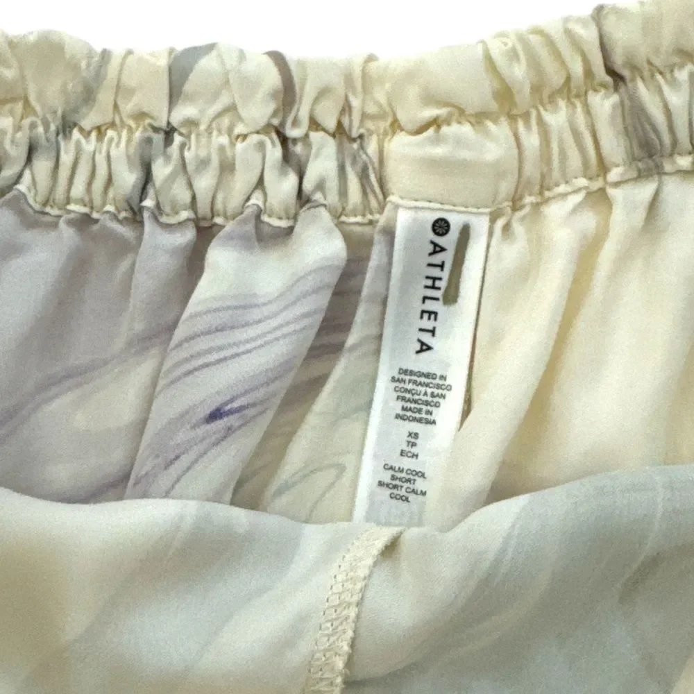 Athleta Like New Calm Cool Short.‎ Marble Abstract Chianti XS